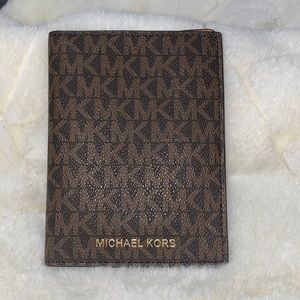 Michael Kors wallet NEVER USED